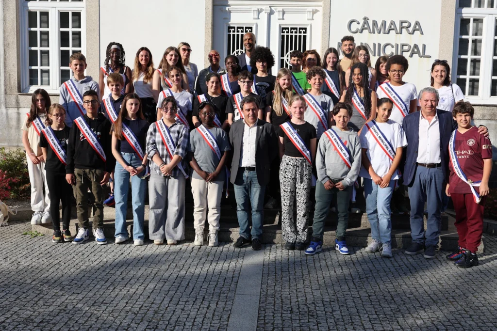 Jovens conselheiros de Cormeilles-en-Parisis em visita a Baião