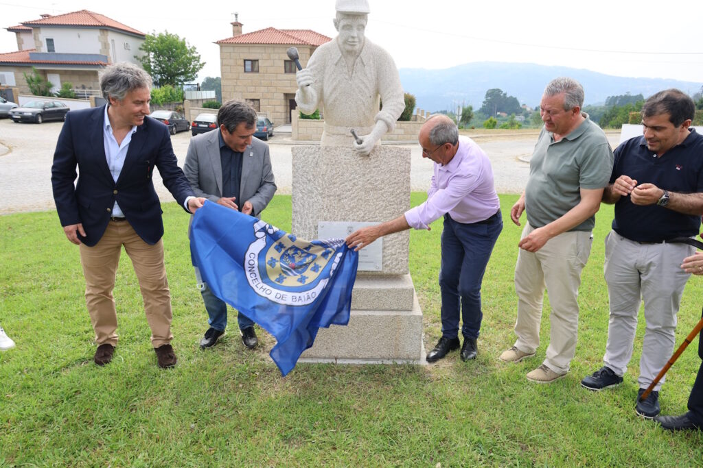 Baião homenageia Canteiros e Pedreiros de Ancede com monumento escultórico