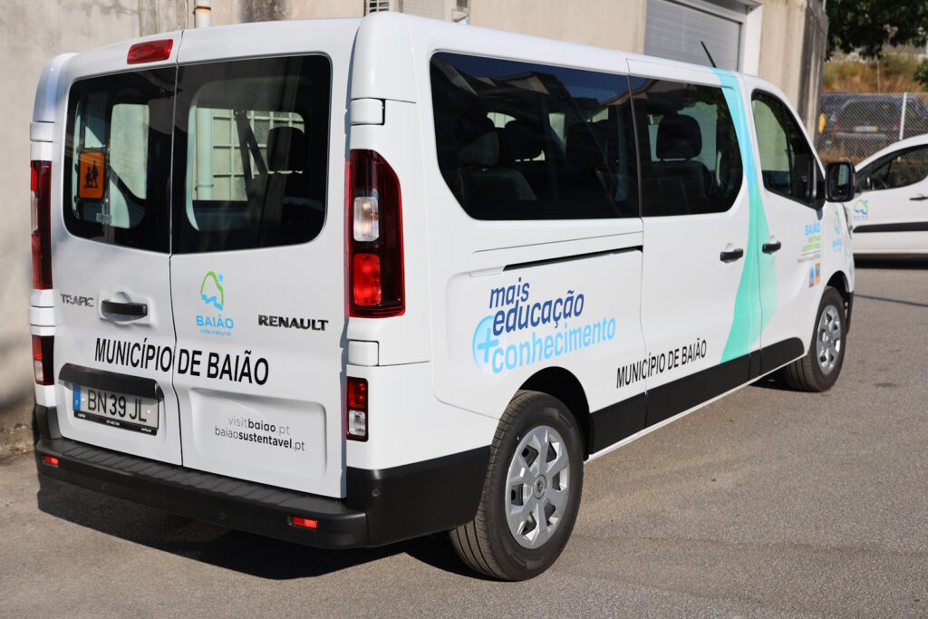 Nova Viatura para o Transporte Escolar em Campelo e Ovil