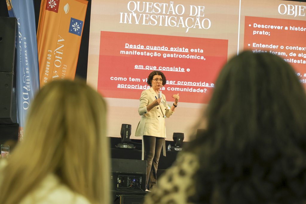 Imagem associada a: Estudo científico apresentado em Baião documenta a história e as tradições do anho assado com arroz de forno