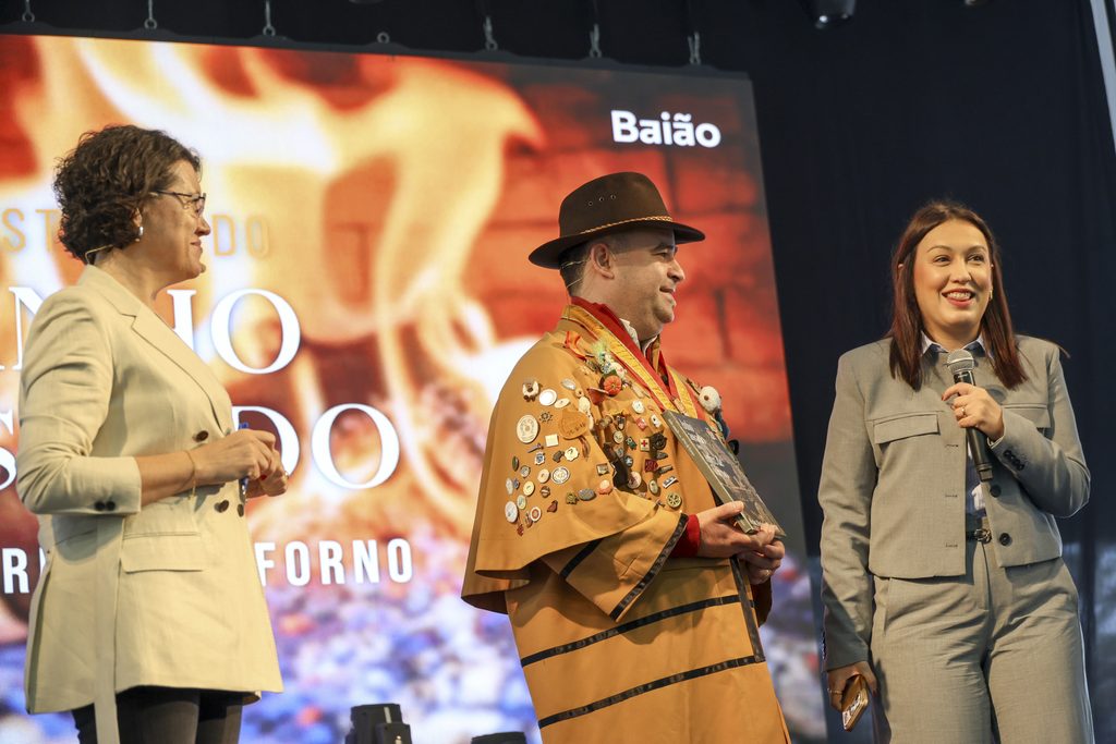 Imagem associada a: Estudo científico apresentado em Baião documenta a história e as tradições do anho assado com arroz de forno
