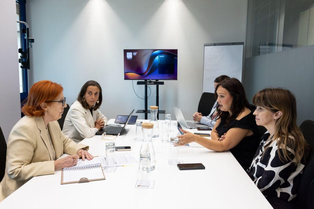 Imagem associada a: Presidente da Câmara de Baião leva preocupações dos baionenses à Ministra do Ambiente e Energia