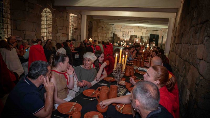 Ceia Conventual - À Mesa dos Monges entre o Fogo Ritual e os Ecos do Tempo (destaque)