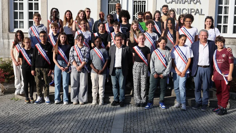 Jovens conselheiros de Cormeilles-en-Parisis em visita a Baião