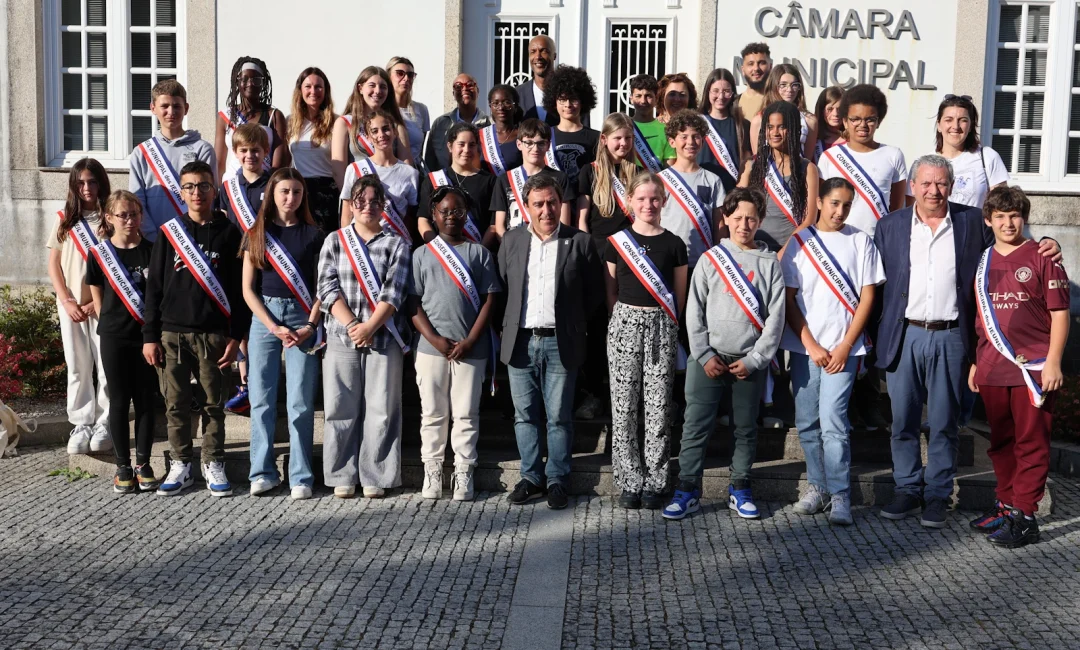 Jovens conselheiros de Cormeilles-en-Parisis em visita a Baião