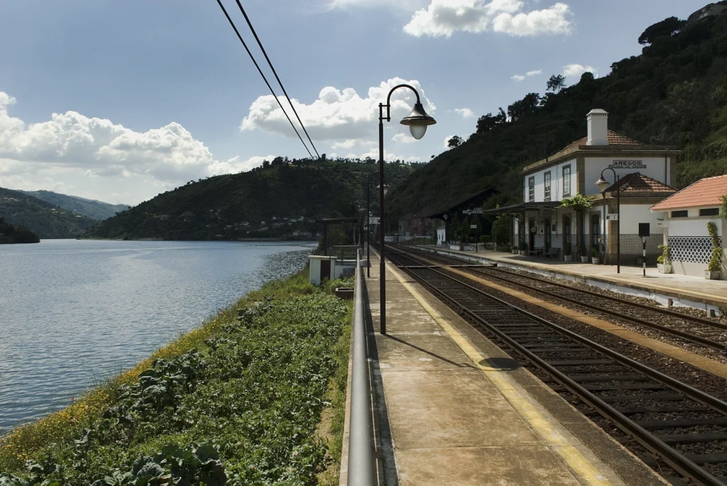 
21 quilómetros da obra localizam-se no concelho de Baião
